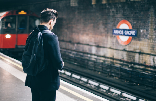how-to-improve-your-english-while-commuting-to-work